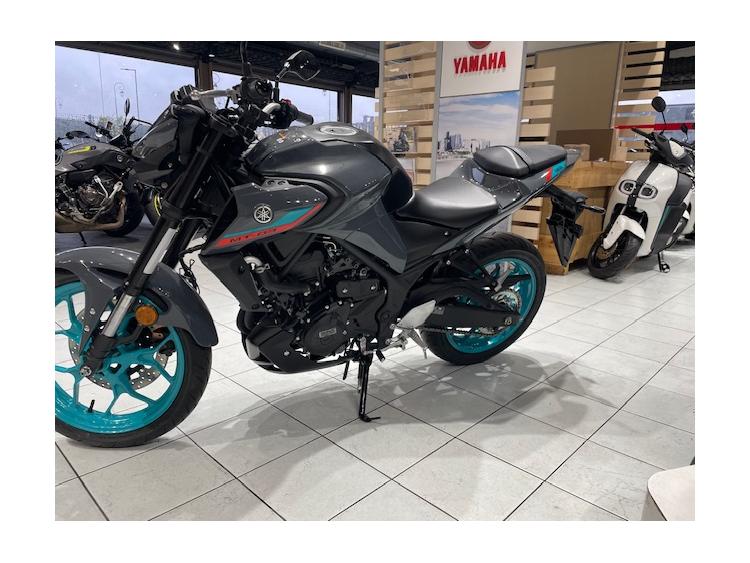 YAMAHA MT-03