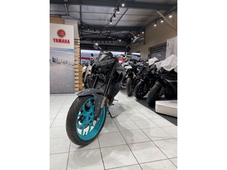 YAMAHA MT-03